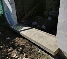 Coulage de l'appui de la baie vitrée avec rejingot