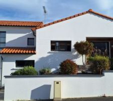 Petit coup de neuf sur toutes les façades,  nous sommes passés au blanc....