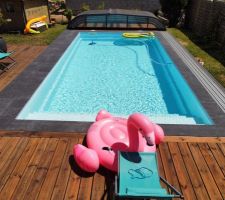 Margelle constitué de dalle en grès de cérame découpé et façonné