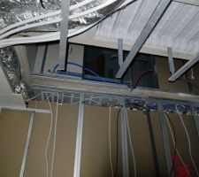 Évacuation PVC mal placée, rattrapée par le plombier