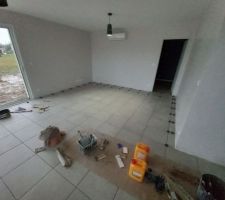 Travaux réservés , pose du carrelage