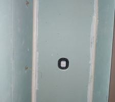 Pose de la robinetterie encastr&eacute;e douche RDC