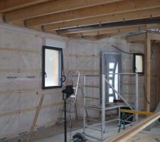 Les tasseaux en cours d'installation
