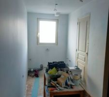 Sous couche de la salle de bain