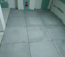 Carrelage SDB en cours de pose