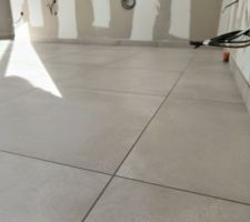 Carrelage pos&eacute;