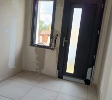 Entr&eacute;e sans l'escalier