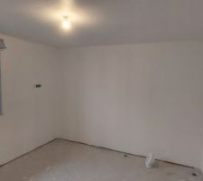 Murs et plafonds en blanc