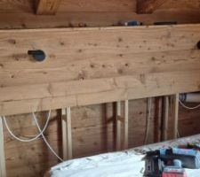 Construction de Tête de lit et étagère intégrée