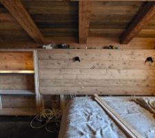 Construction de Tête de lit et étagère intégrée