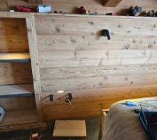 Construction de Tête de lit et étagère intégrée
