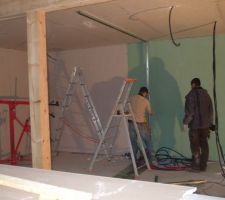 Cloison de la chambre en préparation