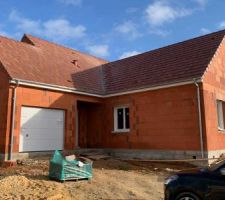 Menuiseries pos&eacute;es. Tr&ecirc;ve de fin d'ann&eacute;e.