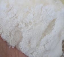 Morceau de Laine de verre pour 'filtrer' l'humidit&eacute; de l'air.