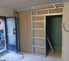 Salles de bain et porte &agrave; galandage