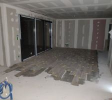 D&eacute;but du carrelage imitation parquet (de nuit)