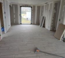 Suite du carrelage - salle &agrave; manger