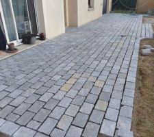 Pr&eacute;paration pour l'installation d'une all&eacute;e + terrasse en pierre naturel