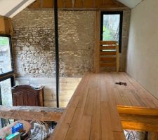 Pose &agrave; blanc  du parquet en Douglas