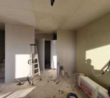 Vue de l'entr&eacute;e depuis le salon