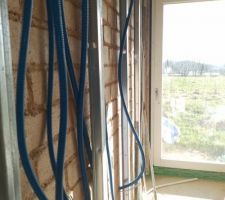 Passage des gaines &agrave; la va comme j'te pousse !!