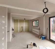 Placo termin&eacute;, salon/sejour