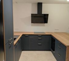 Cuisine ixina pos&eacute;e