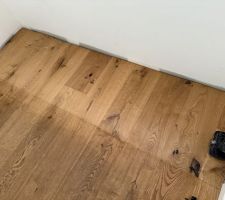 Difference de teinte sur le parquet sous les meubles de cuisine
