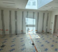 Mise en place de l'isolant avant la chappe