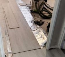 Pose du parquet stratifi&eacute; PERGO