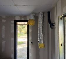 Les gaines sorties n'importe o&ugrave;. Le je-m'en-foutisme dans toute sa splendeur.