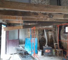 D&eacute;pose des anciennes poutres