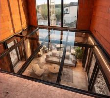 Structure sol en verre