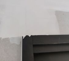 Les plaquistes ne prot&egrave;gent pas les supports et surtout ne nettoient pas ! Des l'enduit partout sur mon carrelage, sur mes encadrements de portes, sur mes portes !