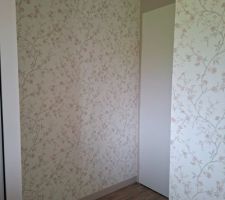 Mise en peinture et tapisserie de la chambre d'amis