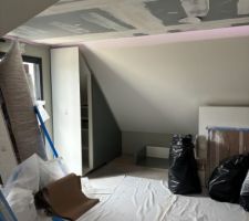 Faux plafond et placard &eacute;quipements