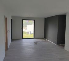 Salle &agrave; manger depuis salon