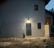 Lumi&egrave;res ext&eacute;rieur install&eacute;es