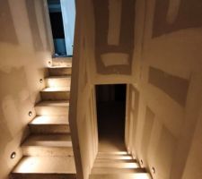 Essai des lumi&egrave;res leds de l'escalier