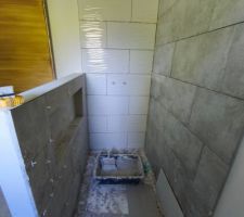 Pose du carrelage dans la douche