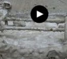 B&eacute;ton de mauvaise qualit&eacute;, coulage &agrave; moiti&eacute; de l'armature de chainage horizontale, une couche de ragr&eacute;age ajout&eacute;e une semaine apr&egrave;s ( &agrave; quoi cela sert?)