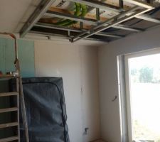 Structure faux plafond Chbr 1 avec retomb&eacute;e centrale