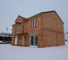 Vue d'angle sous la neige
