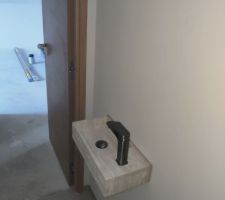 Lave mains WC &eacute;tage