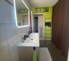Nouvelle salle de bain termin&eacute;e