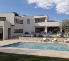 Vue g&eacute;n&eacute;rale d?une maison contemporaine &agrave; N&icirc;mes avec piscine, terrasses et jardin m&eacute;diterran&eacute;en