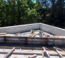 D&eacute;coffrage du dernier coulage de la maison !