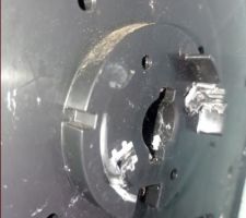 Support moteur volet roulant cass&eacute;