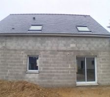 Menuiseries ext&eacute;rieures RAL 7035 fa&ccedil;ade nord