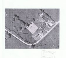 Notre t&eacute;rrain de 1350m2 est le carr&eacute; clair sur la photo.